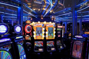 vip128 payment options including QRIS, DANA, OVO, and bank transfers