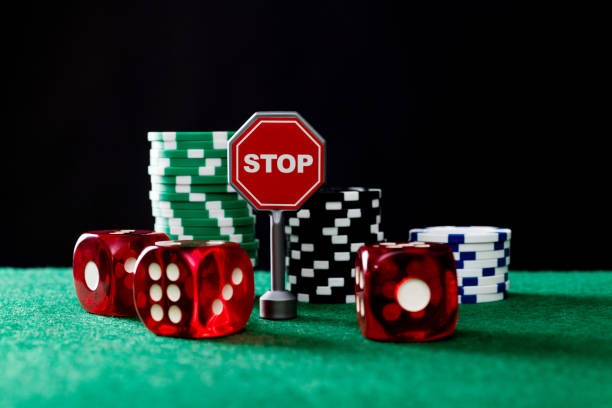 vip128 Texas Poker live table on mobile showing community cards and betting controls